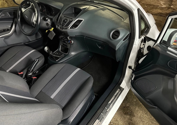 Ford Fiesta cena 18499 przebieg: 170600, rok produkcji 2011 z Kłodawa małe 137